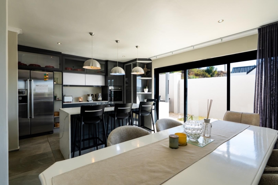 4 Bedroom Property for Sale in La Roche Western Cape